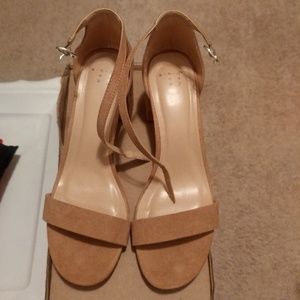 Block heel sandals